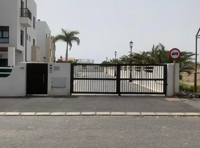 Apartamento Sunny Luxury With Two Great Sunny - Level Terraces, Two Swimming Pools, In A New Complex Pueblo Majorero, Close To Fuerteventura Golf Club, Next To The , Atlantico Shopping Mall And Casino In